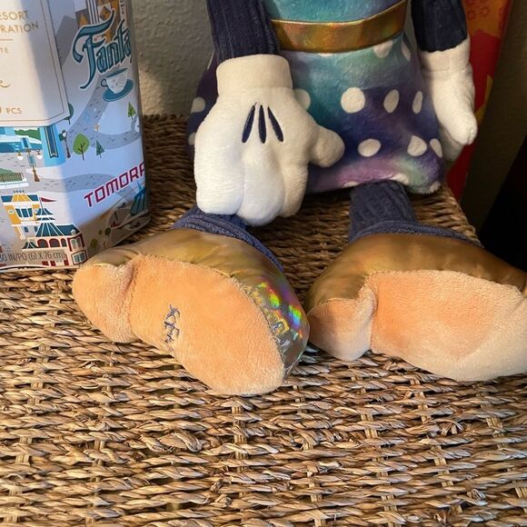 Mickey and Minnie Scentsy Purple Gold Plush Magic Kingdom Hallmark 1000 Puzzle - Picture 5 of 12